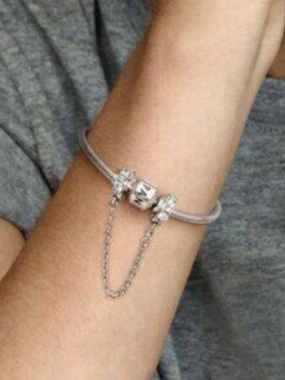 Pandora Glorious Safety Chain Charm - Picture 2 of 3